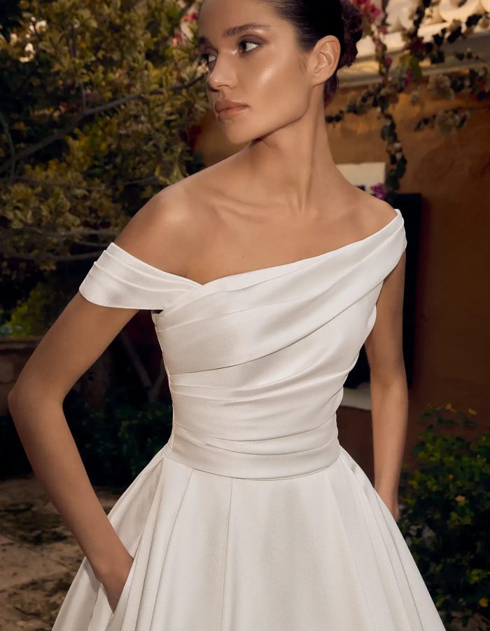 Robe de mariée -Minimaliste - Incontournable - AP- NAM - 524